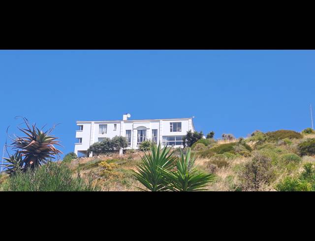 4 BEDROOM HOUSE FOR SALE IN SALDANHA HEIGHTS
